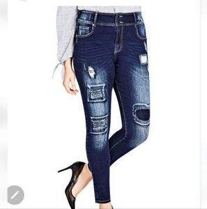 City chic distressed skinny jeans 18